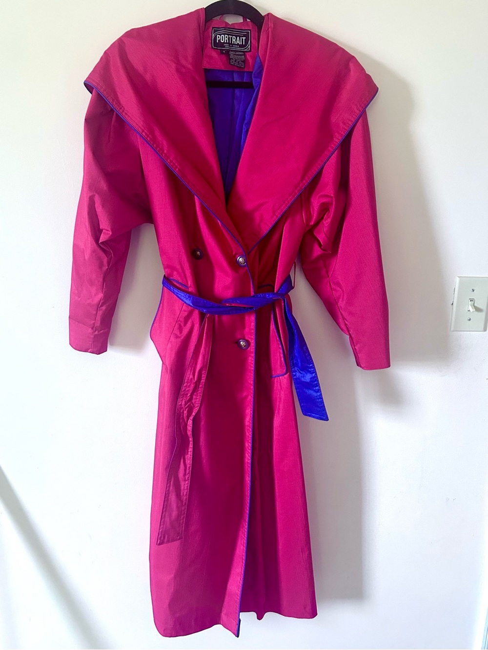VINTAGE 1980s PORTRAIT STATEMENT TRENCH RAINCOAT